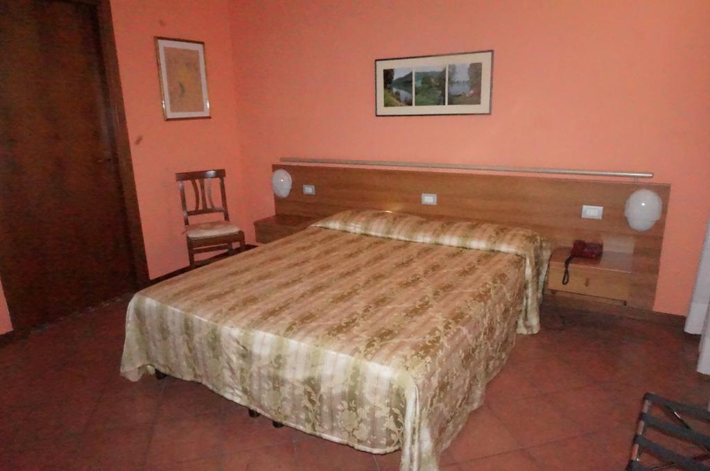 Hotel Cavour Verona Room photo