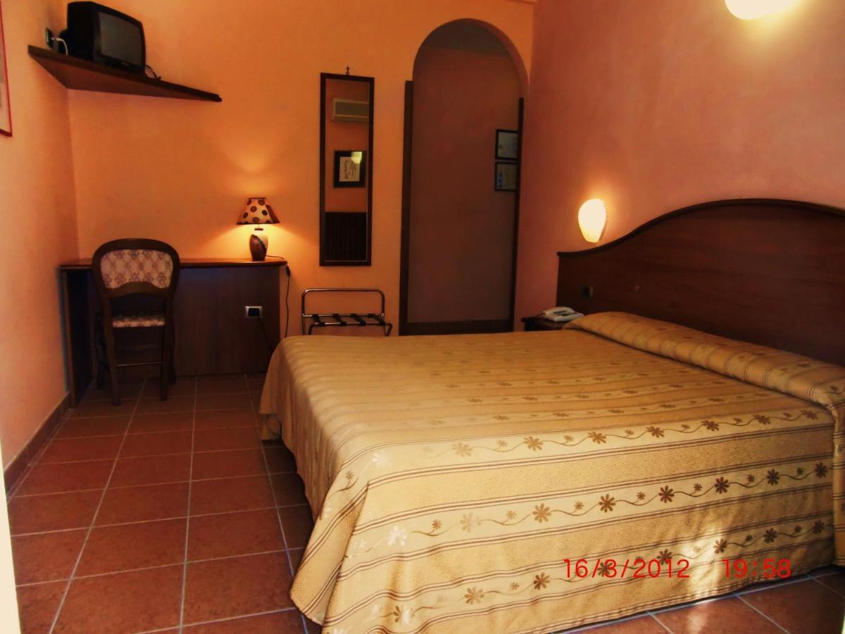 Hotel Cavour Verona Room photo